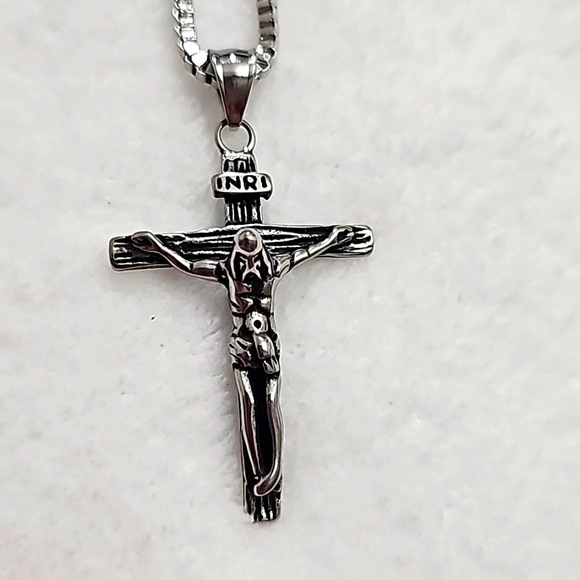Mens Stainless Steel Crucifix Cross Pendant Necklace - Picture 1 of 12